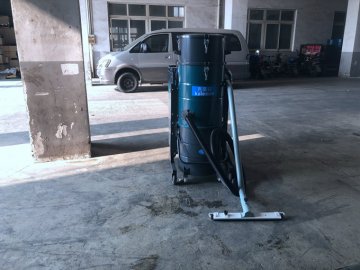 選購(gòu)工業(yè)吸塵器需要注意哪些方面